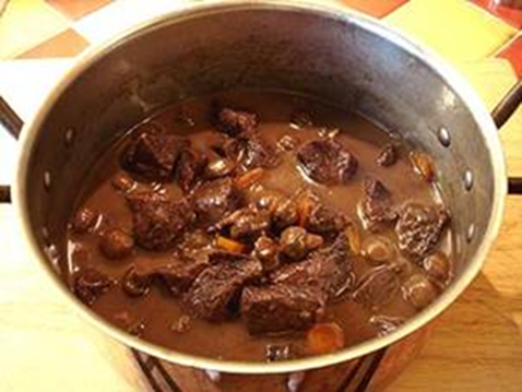 Boeuf bourguignon med champignon