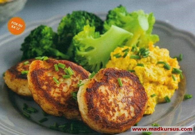 Fiskefrikadeller med rodfrugtremoulade